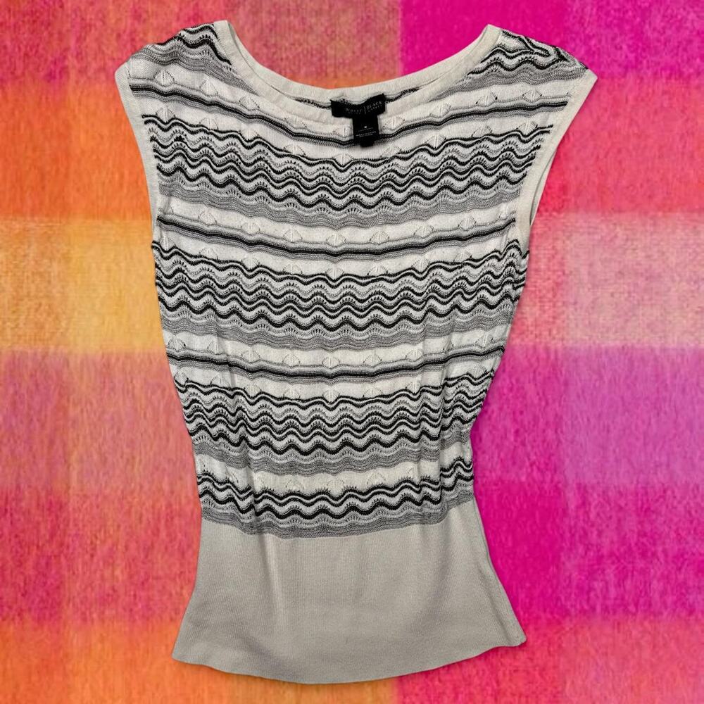 Vintage black white wavy